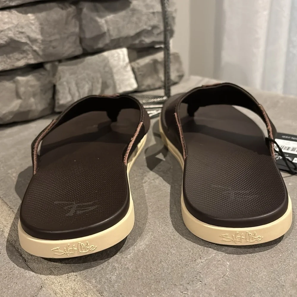 Salt Life Leather Upper,rubber outsole,textured insole, thong flip flops/sandals
